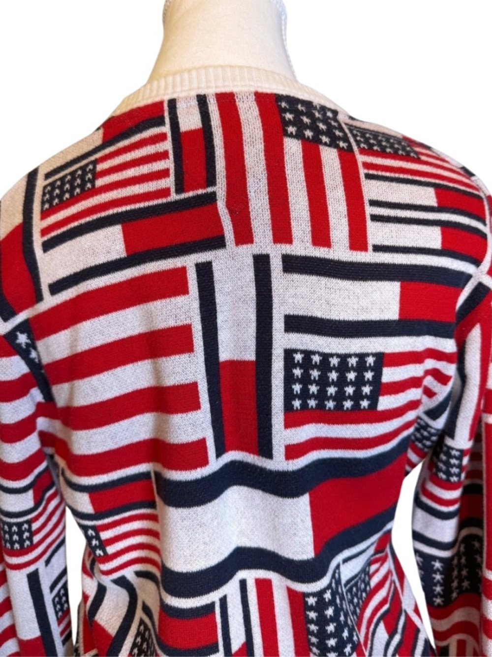 Tommy Hilfiger Flag Print Knit Sweater – Red White Blue Logo Crewneck (XS) - Picture 5 of 8